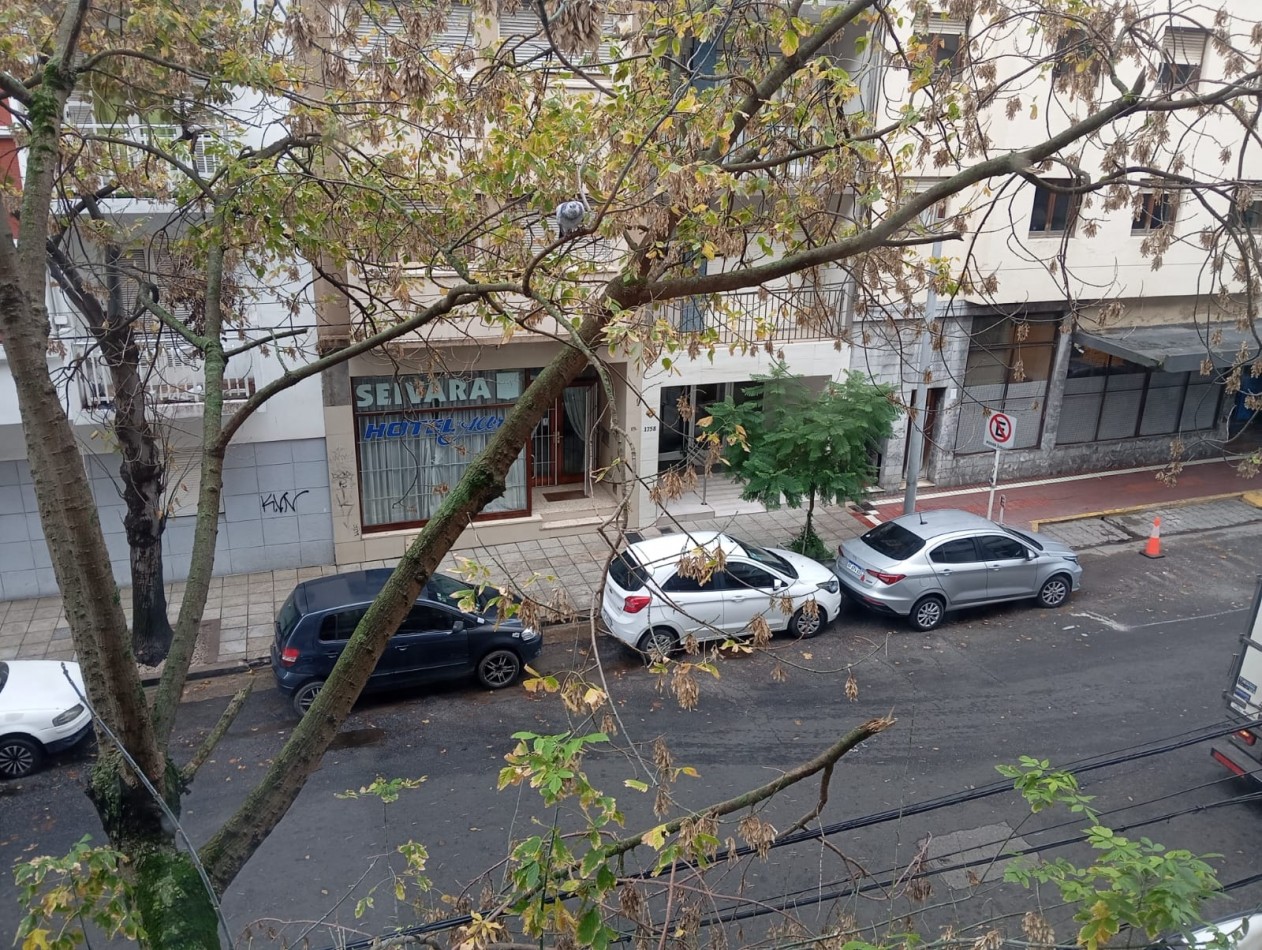 DEPARTAMENTO 3 AMBIENTES CON BALCON FRANCES- MACROCENTRO