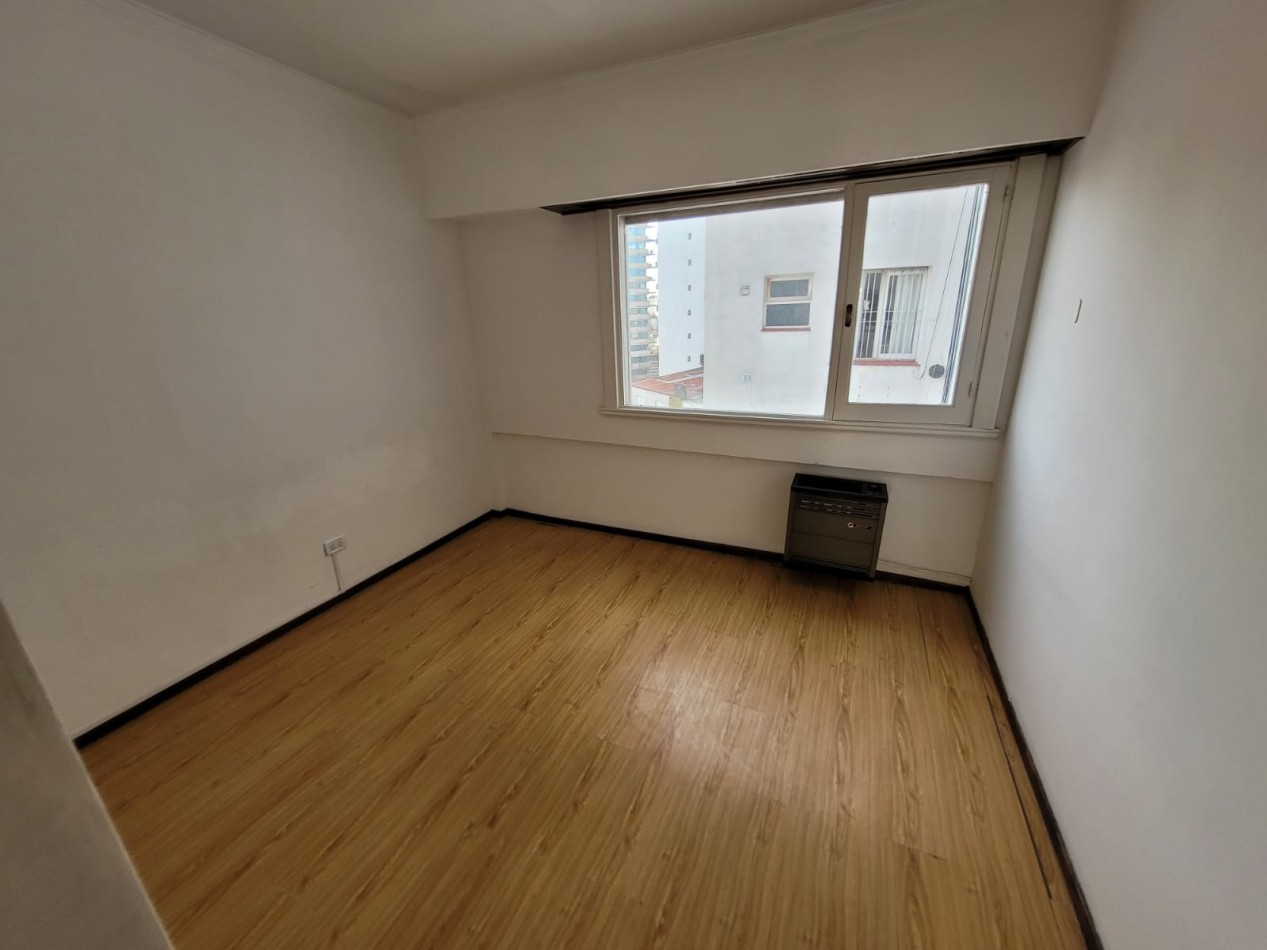 DEPARTAMENTO 2 AMBIENTES CON BALCON A LA CALLE - MACROCENTRO