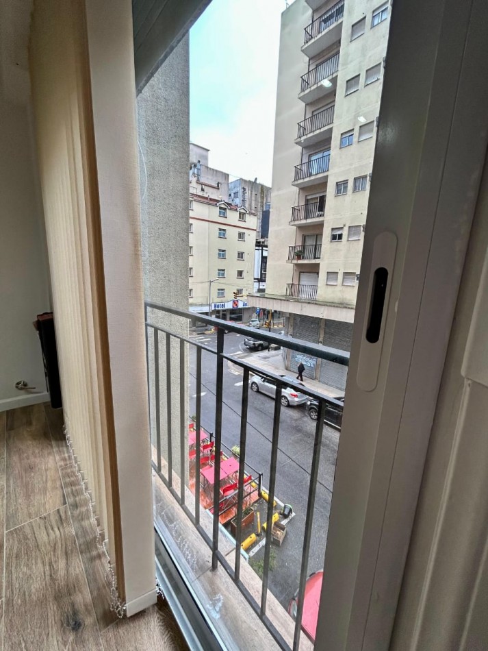 DEPARTAMENTO 2 AMBIENTES A LA CALLE CON BALCON - ZONA CENTRO