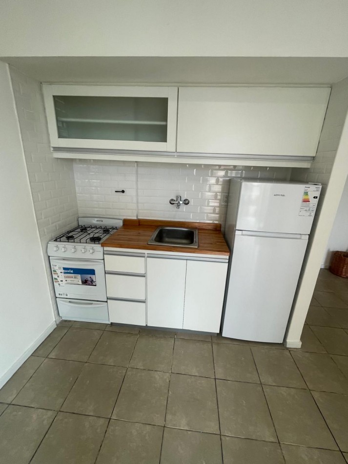 DEPARTAMENTO 2 AMBIENTES A LA CALLE CON BALCON  