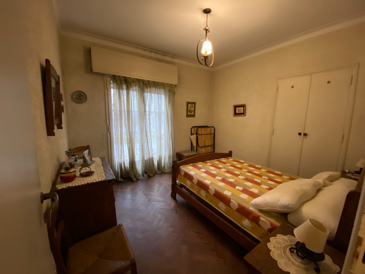 DEPARTAMENTO 3 AMBIENTES Y DEPENDENCIA CON BALCON FRANCES Y PATIO - ZONA CENTRO