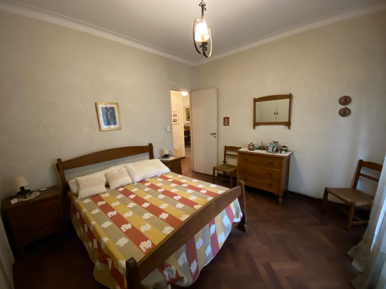 DEPARTAMENTO 3 AMBIENTES Y DEPENDENCIA CON BALCON FRANCES Y PATIO - ZONA CENTRO