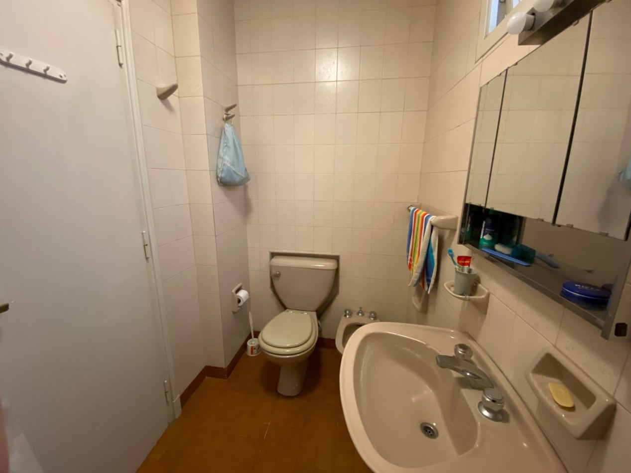 DEPARTAMENTO 3 AMBIENTES Y DEPENDENCIA CON BALCON FRANCES Y PATIO - ZONA CENTRO