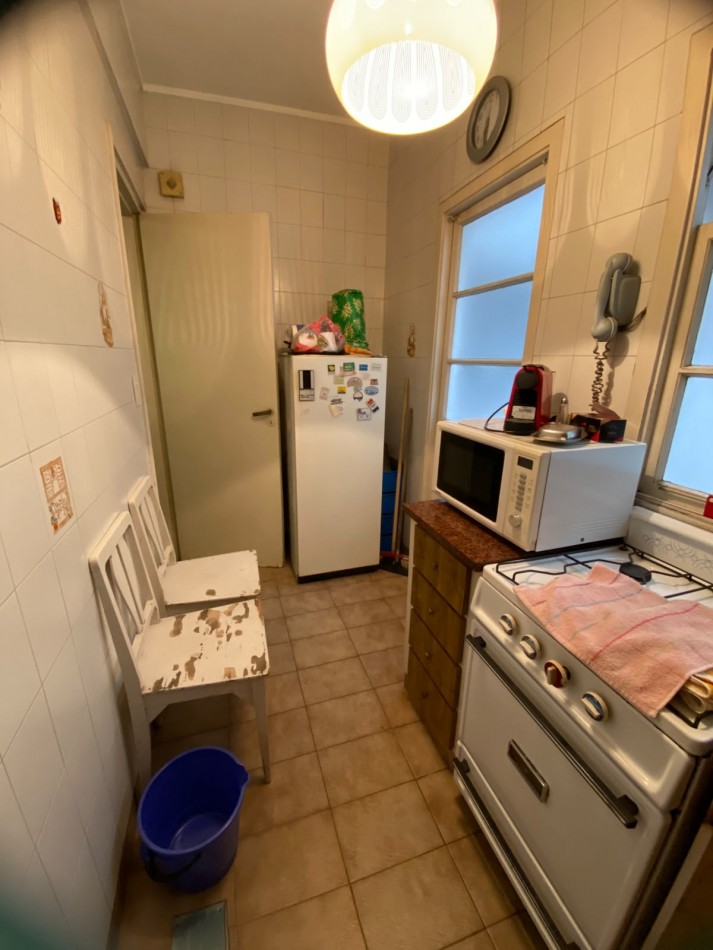 DEPARTAMENTO 3 AMBIENTES Y DEPENDENCIA CON BALCON FRANCES Y PATIO - ZONA CENTRO