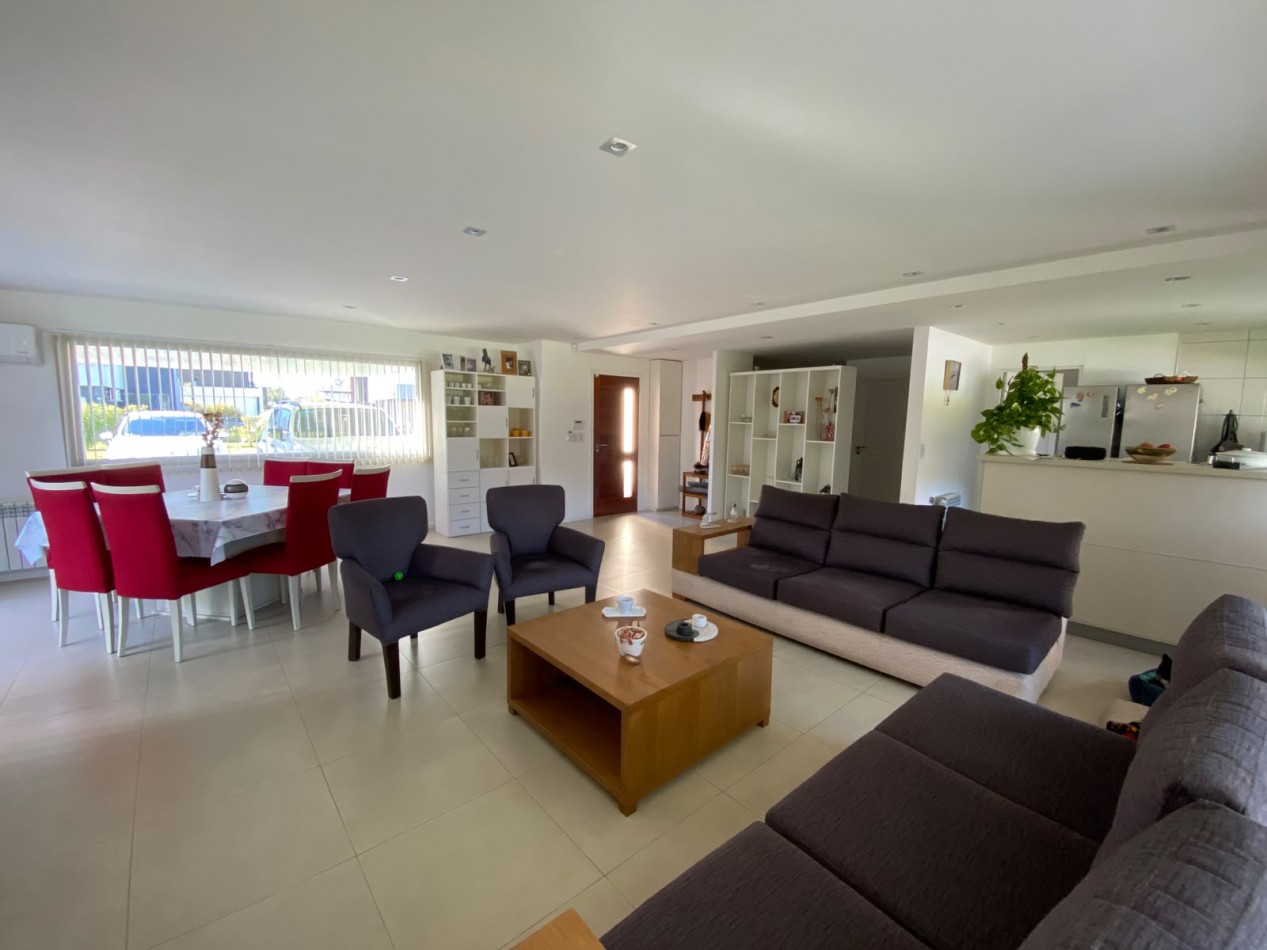 BARRIO PRIVADO TIERRAS DEL MAR - CHALET DE 4 AMBIENTES