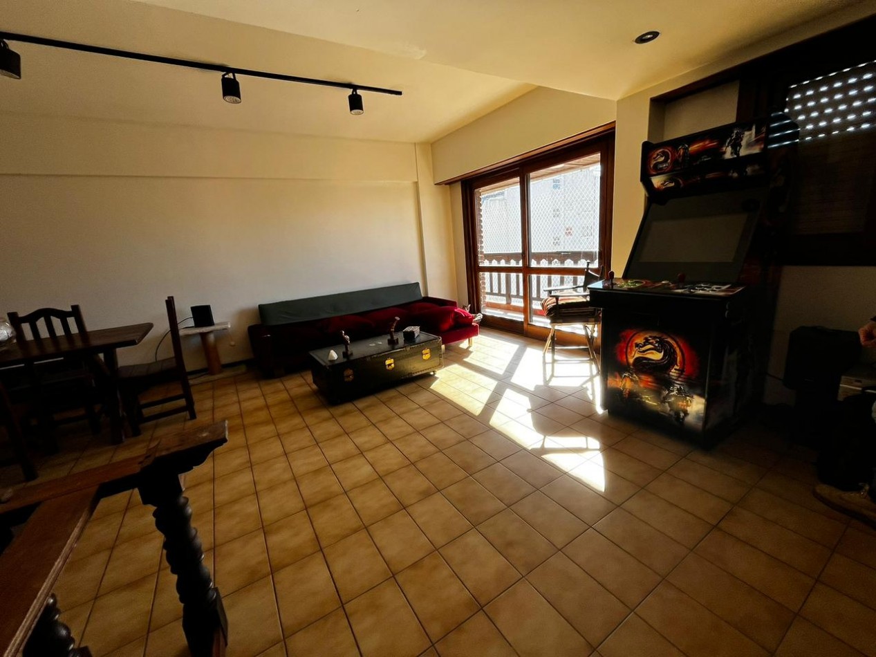 DEPARTAMENTO 4 AMBIENTES CON COCHERA - LA PERLA