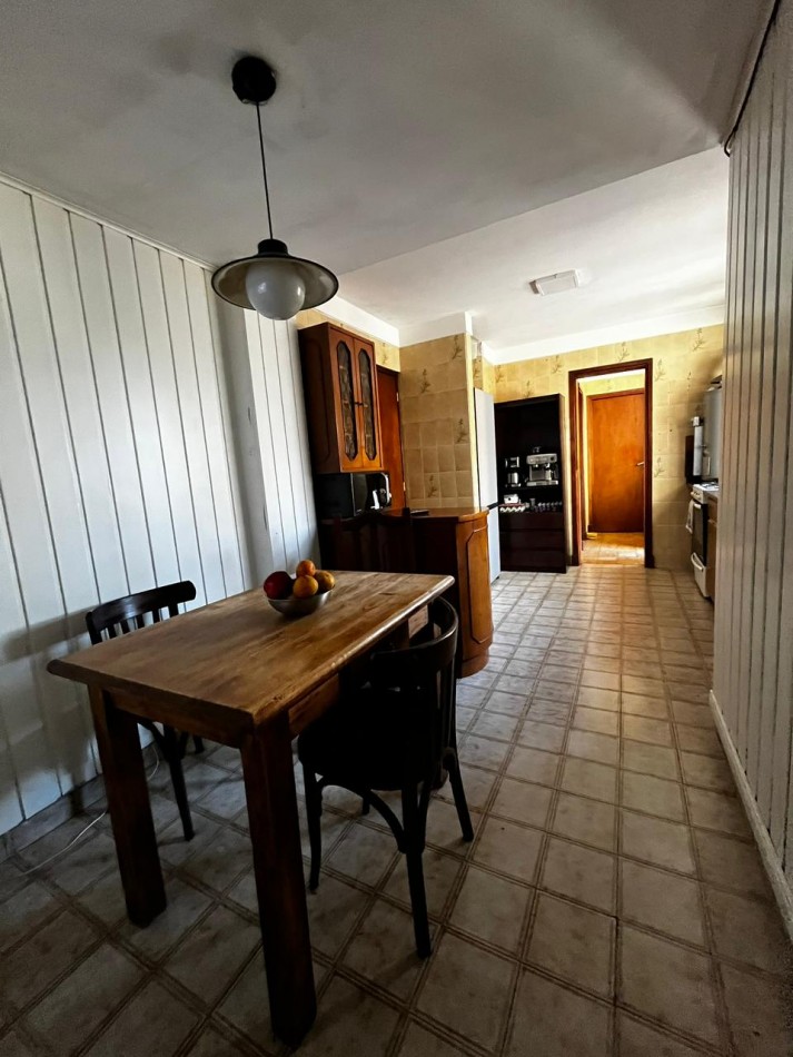 DEPARTAMENTO 4 AMBIENTES CON COCHERA - LA PERLA