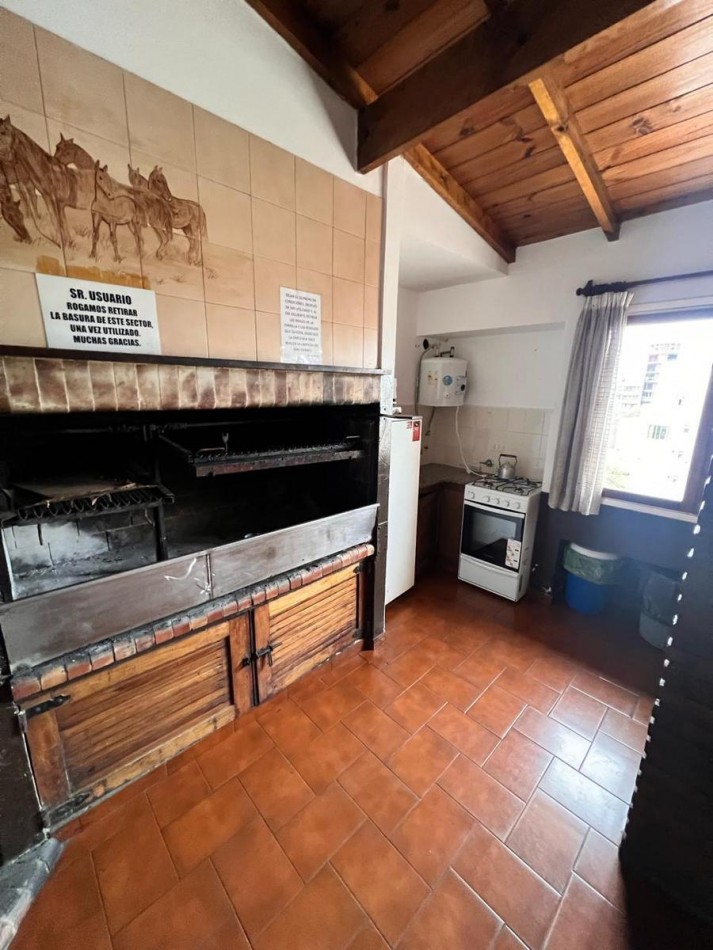 SEMIPISO DE 3 AMBIENTES + DEPENDENCIA | LA PERLA