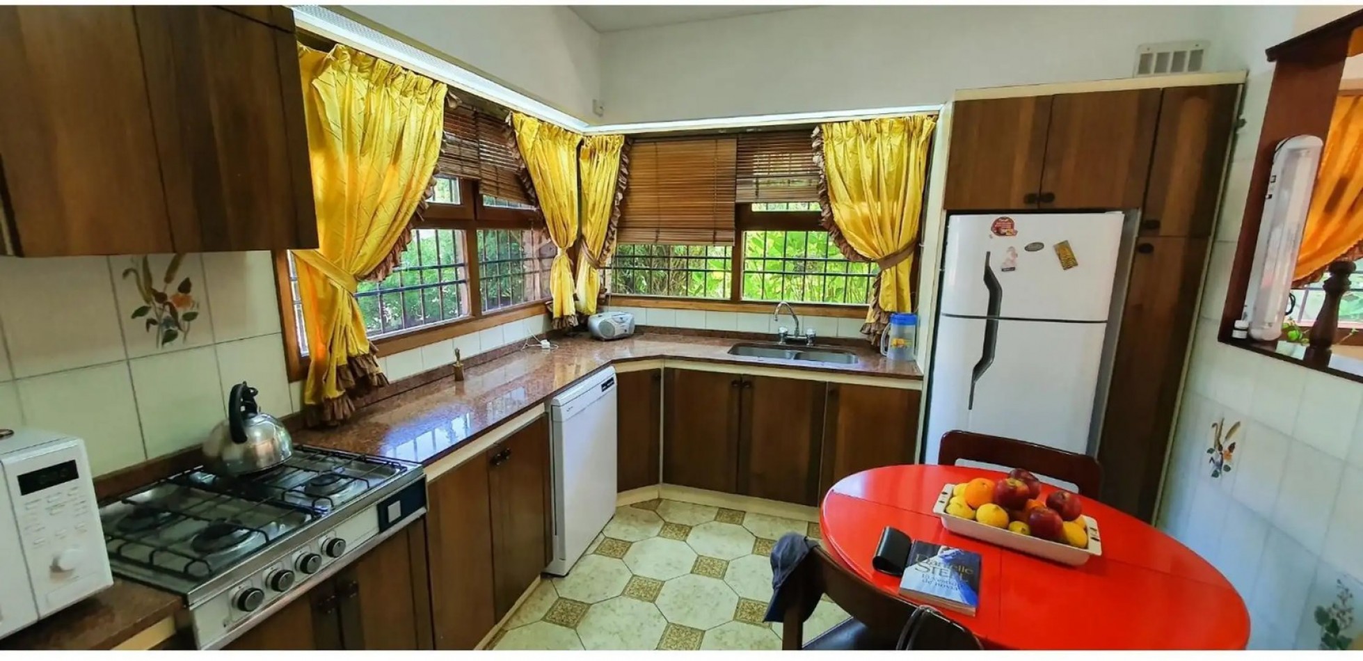 CHALET 7 AMBIENTES - LOS TRONCOS