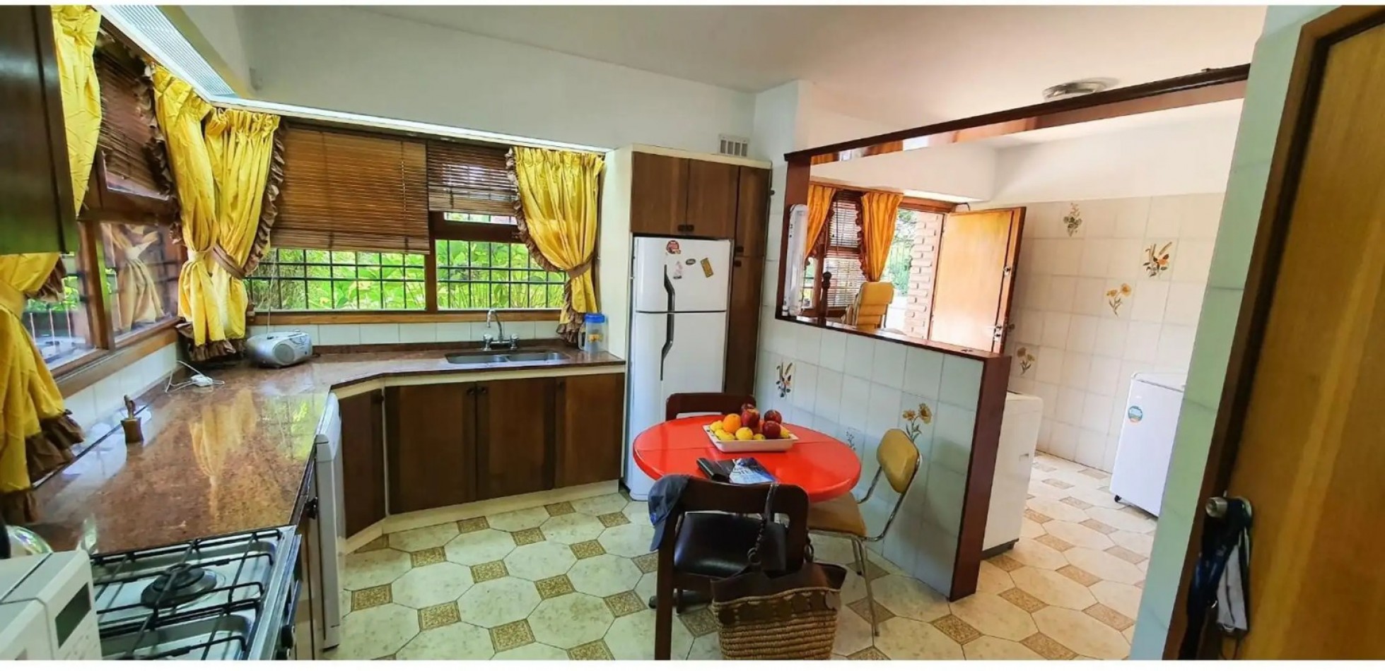 CHALET 7 AMBIENTES - LOS TRONCOS