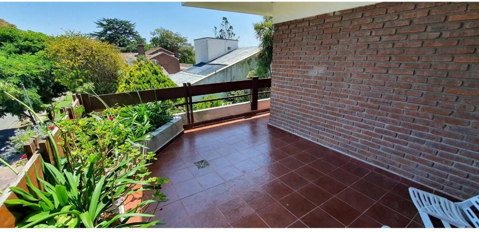 CHALET 7 AMBIENTES - LOS TRONCOS