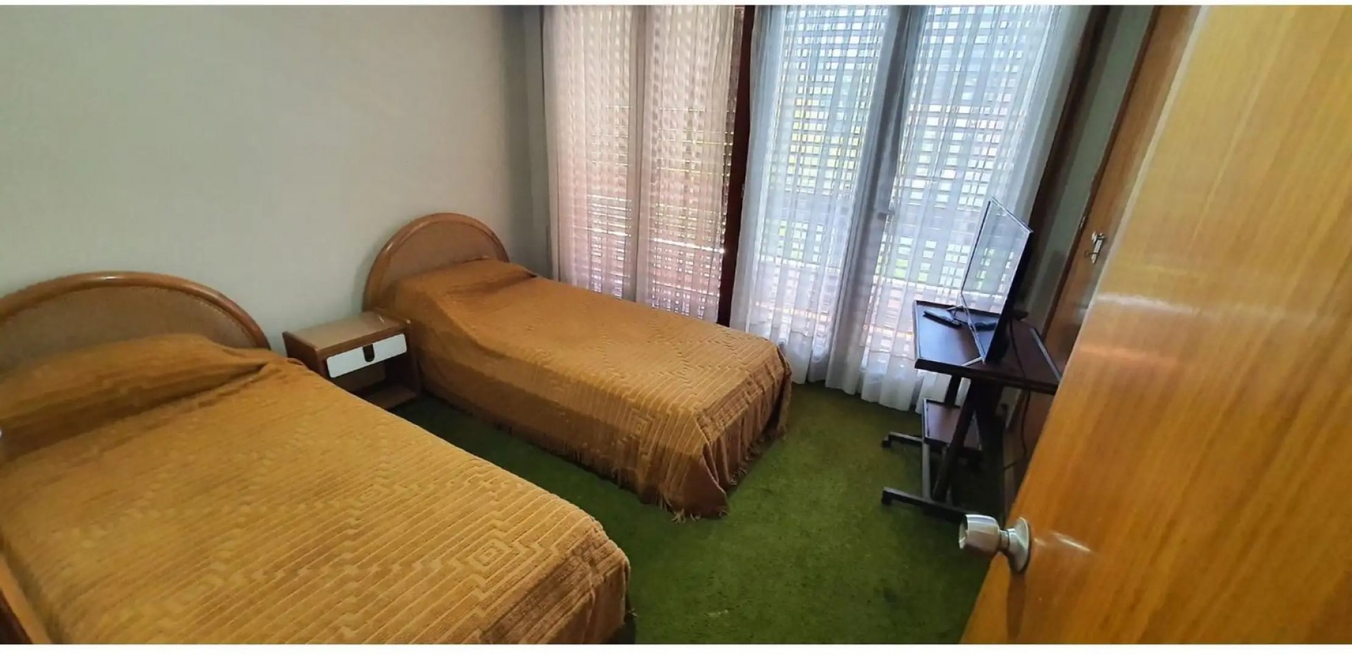 CHALET 7 AMBIENTES - LOS TRONCOS