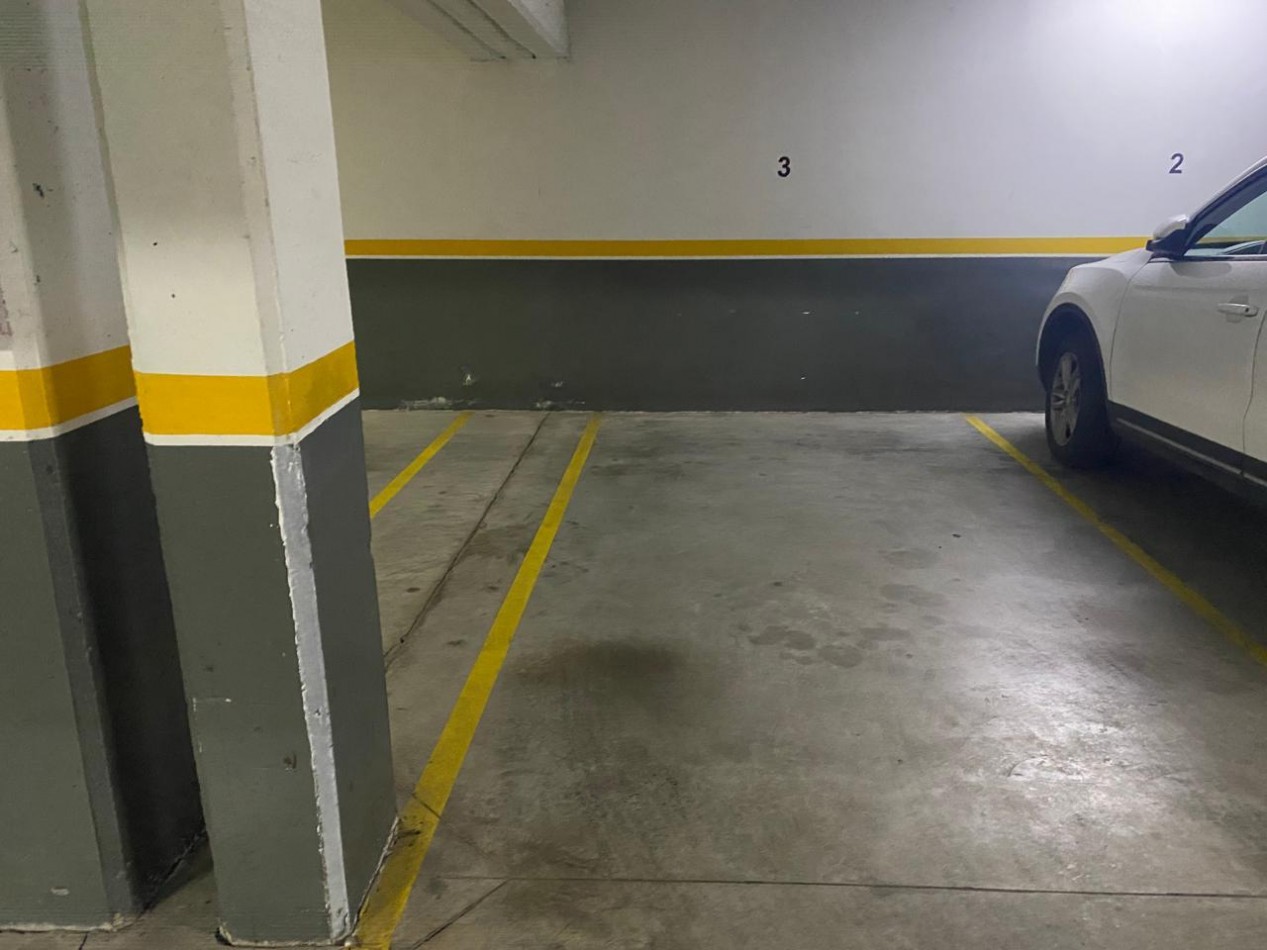 SEMIPISO DE 3 AMBIENTES CON COCHERA - EDIFICIO EL BOGHOS