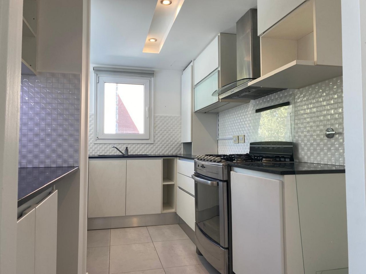 SEMIPISO DE 3 AMBIENTES CON COCHERA - EDIFICIO EL BOGHOS