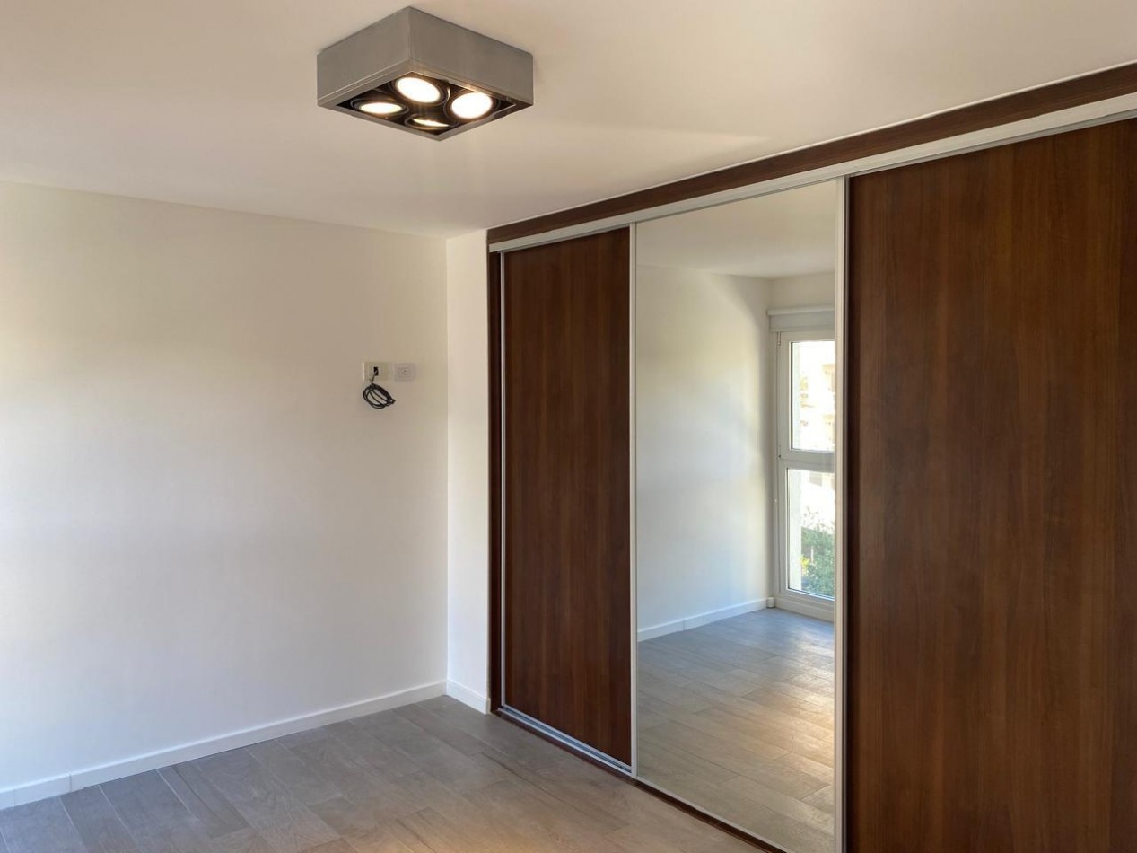 SEMIPISO DE 3 AMBIENTES CON COCHERA - EDIFICIO EL BOGHOS