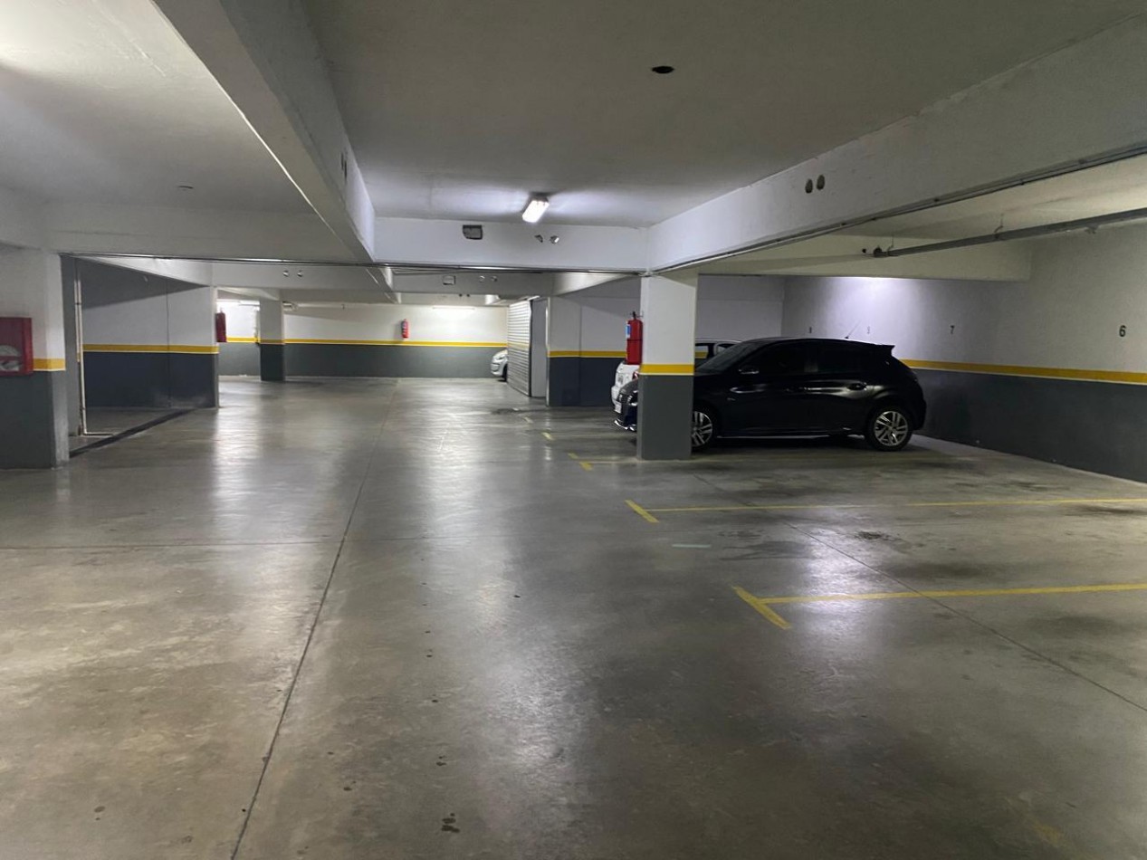 SEMIPISO DE 3 AMBIENTES CON COCHERA - EDIFICIO EL BOGHOS