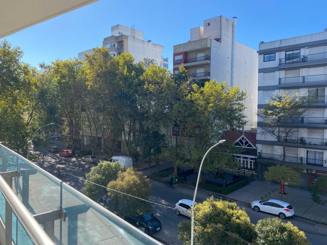 SEMIPISO DE 3 AMBIENTES CON COCHERA - EDIFICIO EL BOGHOS