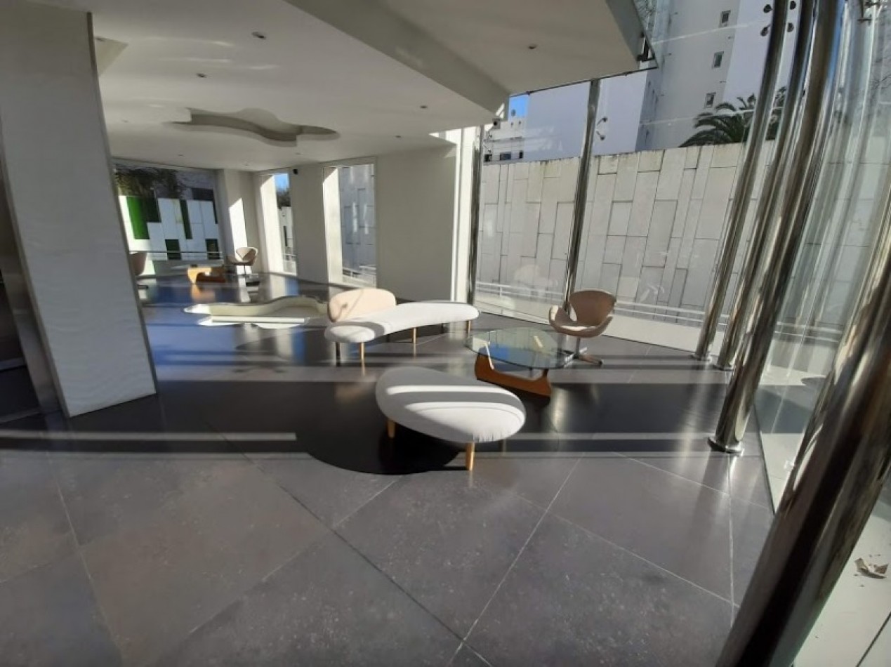 SEMIPISO DE 3 AMBIENTES CON COCHERA - EDIFICIO EL BOGHOS