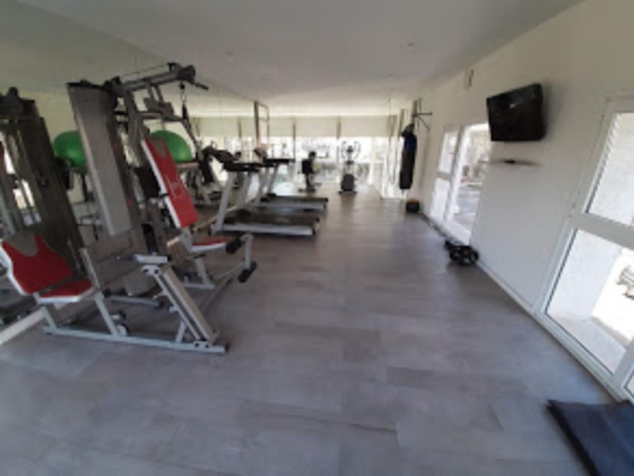SEMIPISO DE 3 AMBIENTES CON COCHERA - EDIFICIO EL BOGHOS