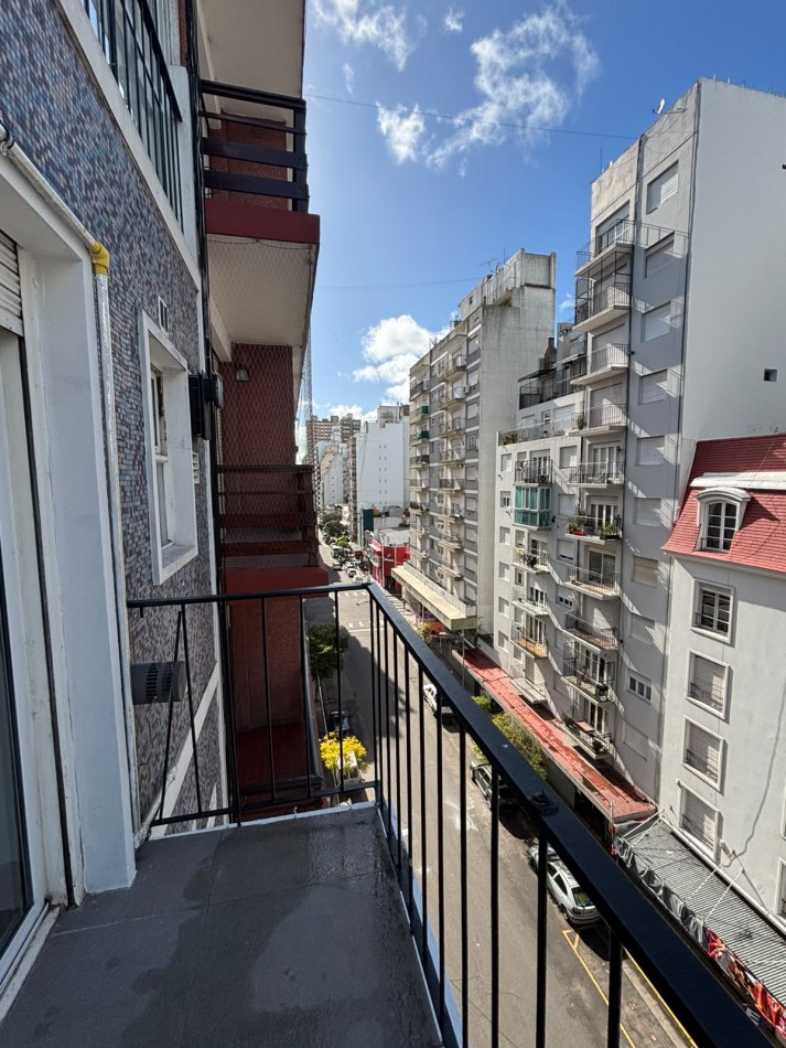 MONOAMBIENTE RECICLADO CON BALCON A LA CALLE - CENTRO