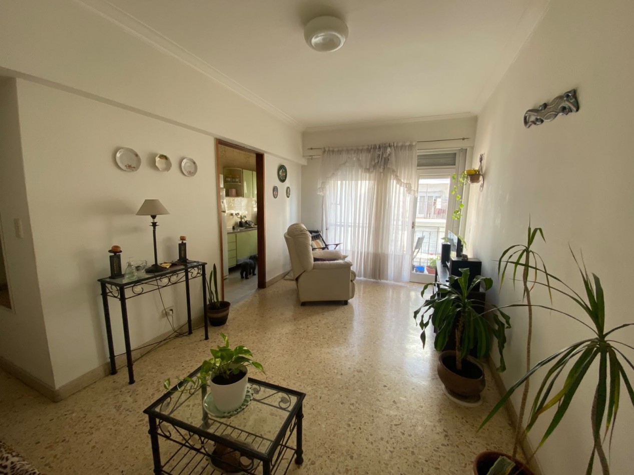 DEPARTAMENTO DE 3 AMBIENTES A LA CALLE | EXCELENTE ESTADO ORIGINAL