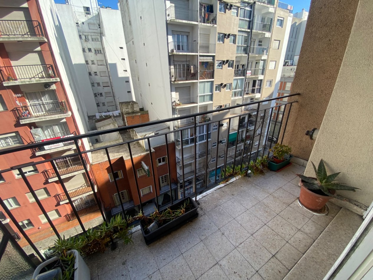DEPARTAMENTO DE 3 AMBIENTES A LA CALLE | EXCELENTE ESTADO ORIGINAL