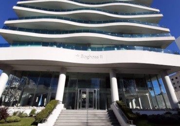 SEMIPISO DE 3 AMBIENTES CON COCHERA - EDIFICIO EL BOGHOS